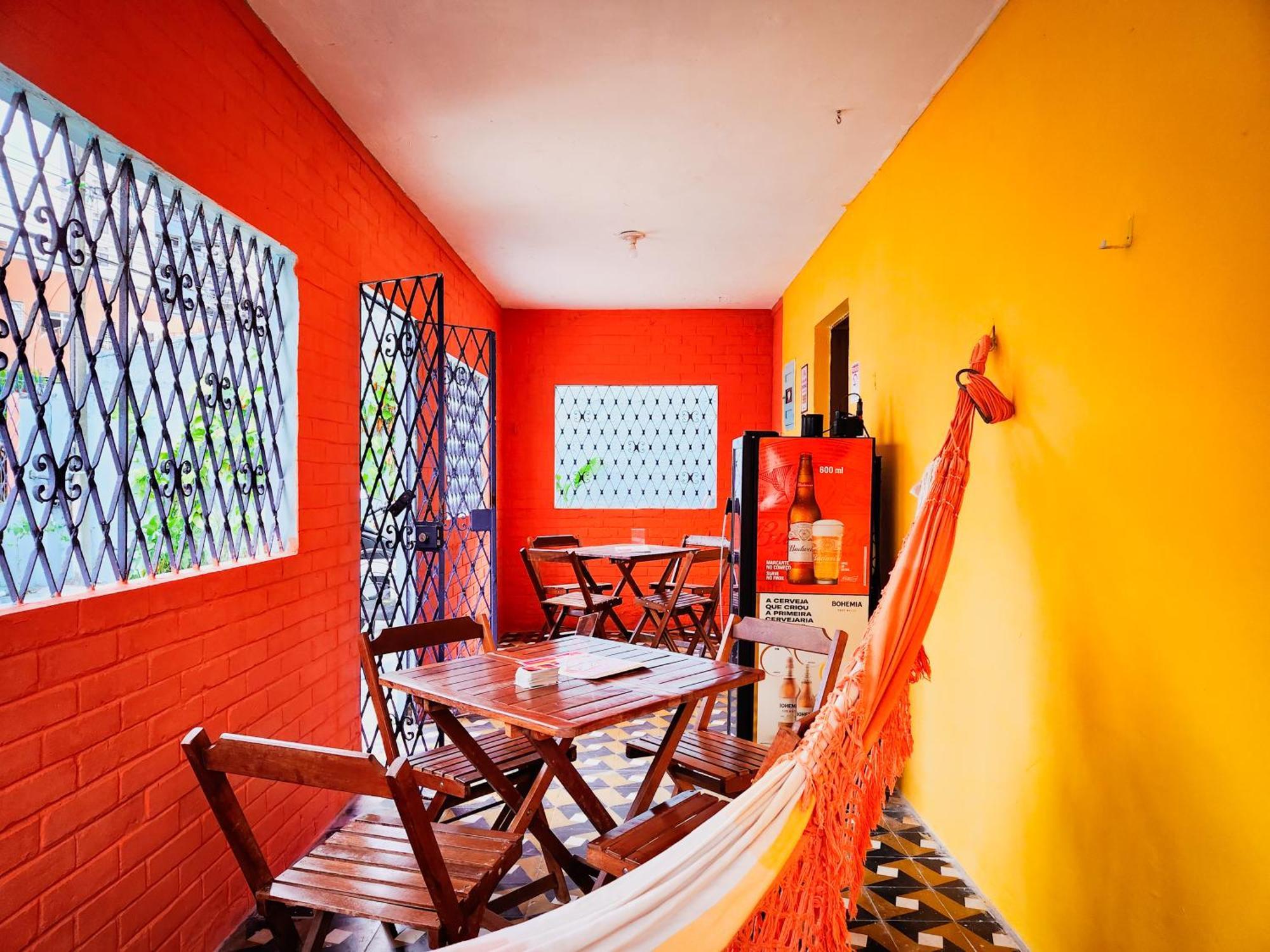 Trem Bao De Hostal